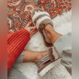 Koolaburra by UGG Fuzz'n II Slippers